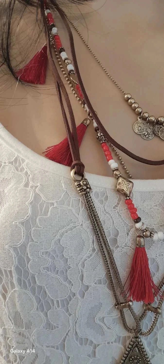 Colar Boêmio, vermelho e dourado envelhecido, com pompons – photo 4